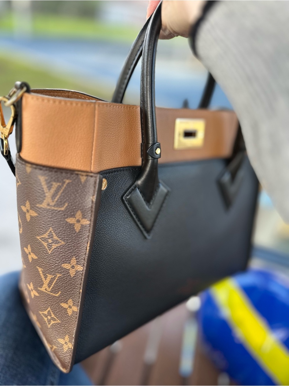 Louis Vuitton On My Side MM-Noir Obscur-Excellent Condition-Free Shipping